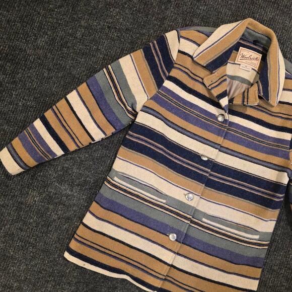 Vintage 80s Woolrich button down over coat. Womans size M - Picture 2 of 4